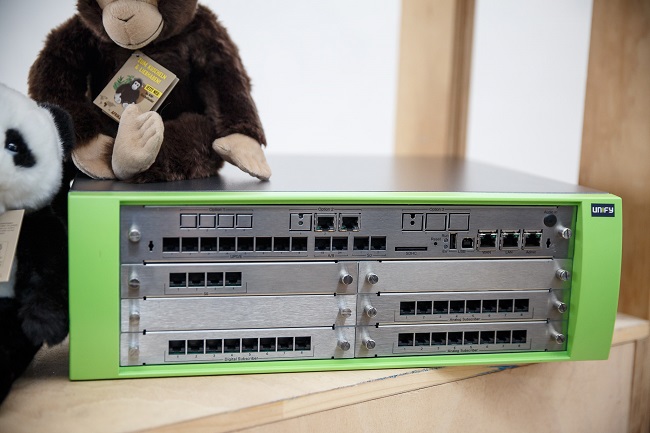 Nachhaltige und digitale Kommunikation ermöglicht das OpenScape Business X5 von Unify ausgezeichnet mit dem Blauen Engel