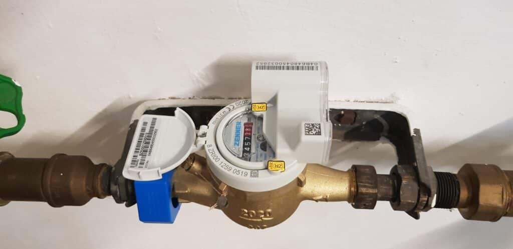 Digitale Zähler erfassen Daten und senden diese an ein LoRaWAN Gateway per Funk