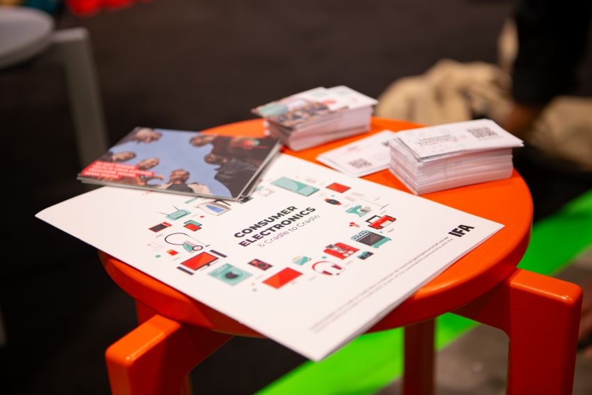 C2C NGO Positionspapier - Cradle-to-Cradle in der Elektronikbranche verankern - vorgestellt auf der IFA Berlin 2025